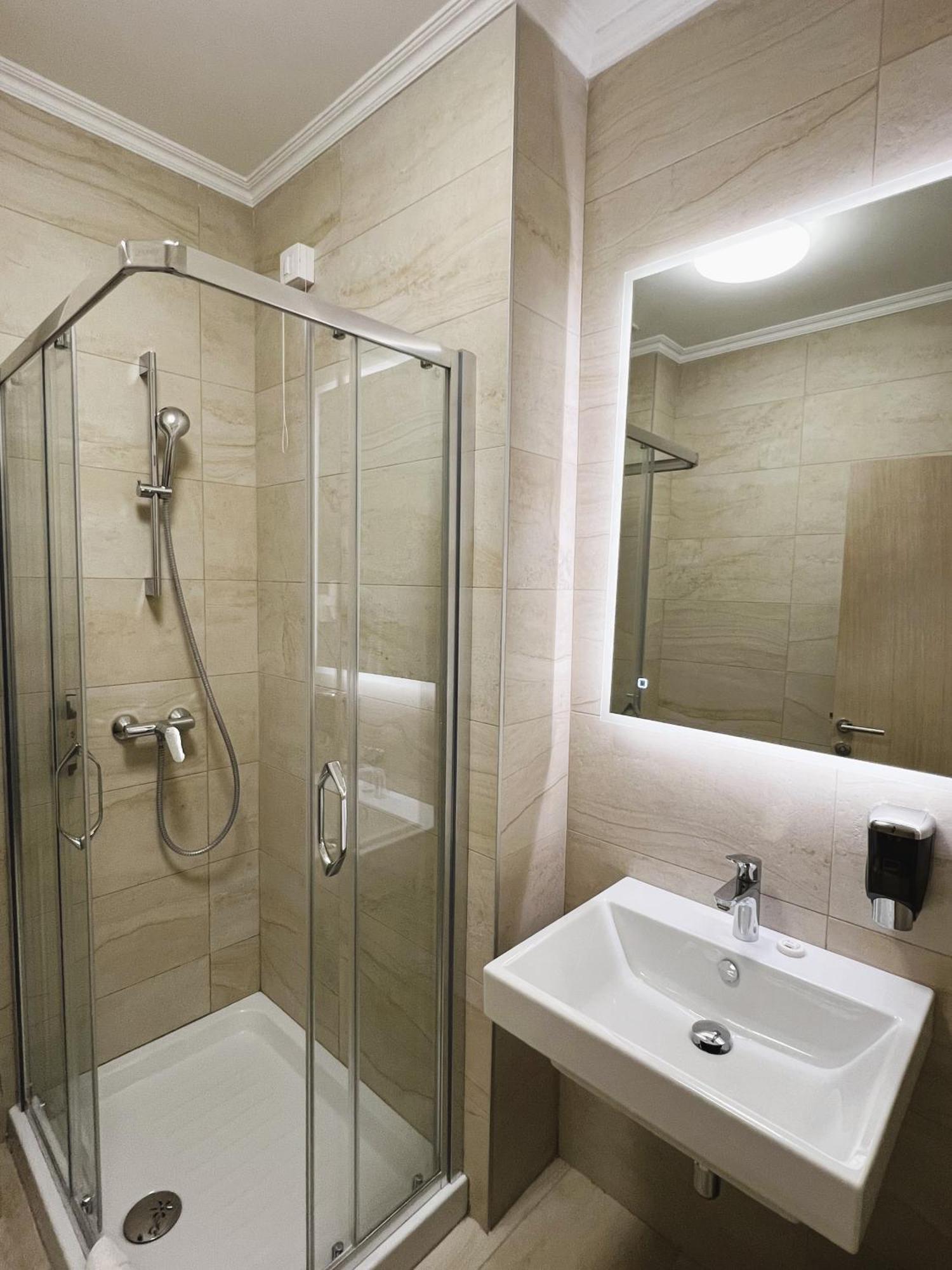 Nobel West Hotel 贝尔格莱德 外观 照片