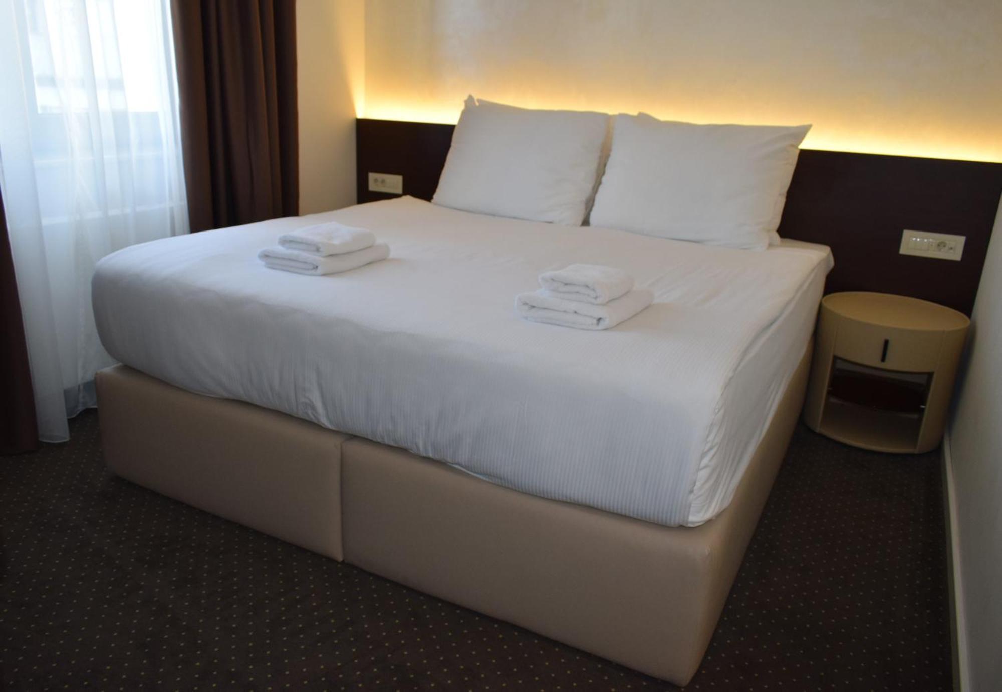 Nobel West Hotel 贝尔格莱德 外观 照片