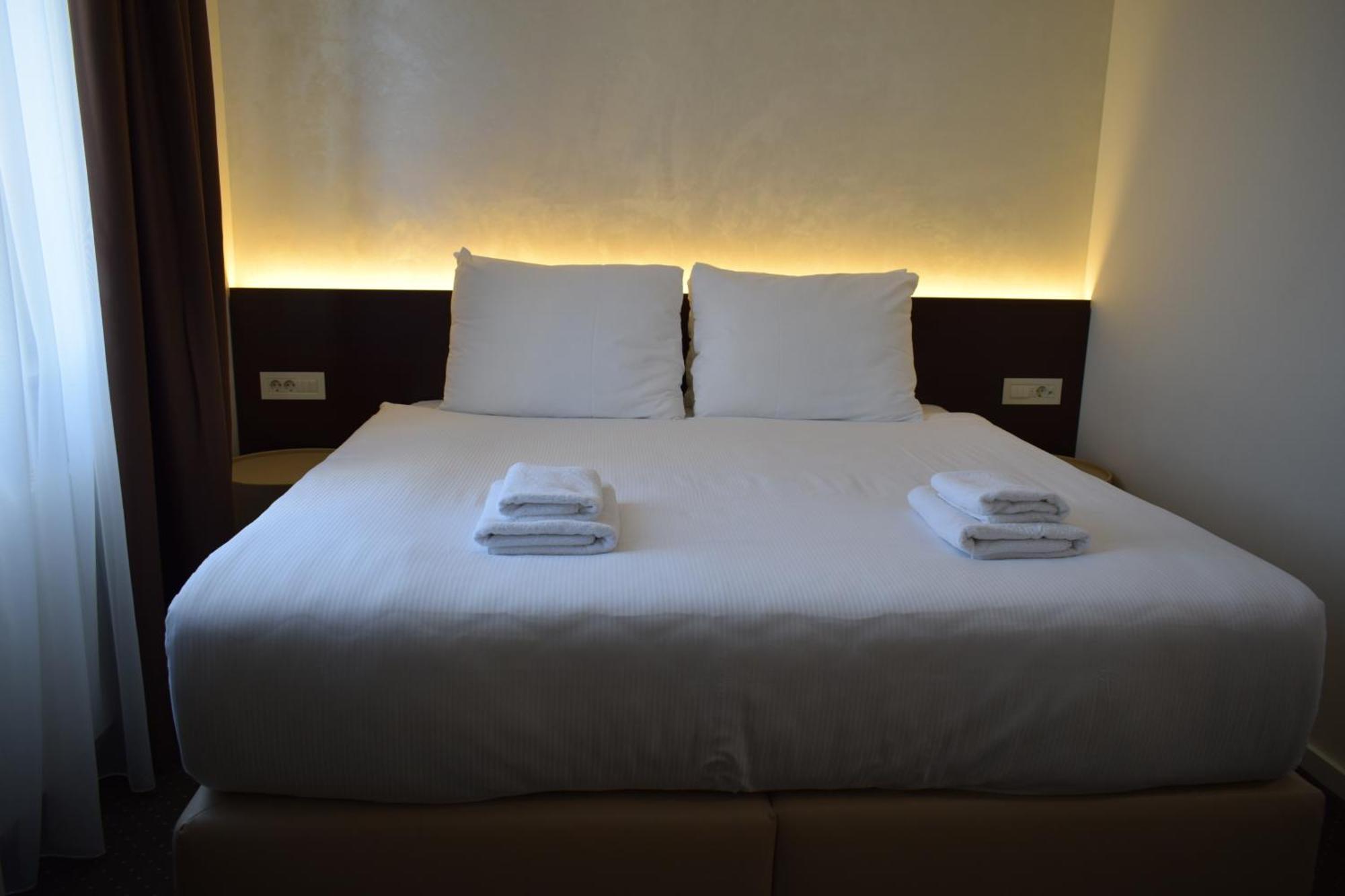 Nobel West Hotel 贝尔格莱德 外观 照片