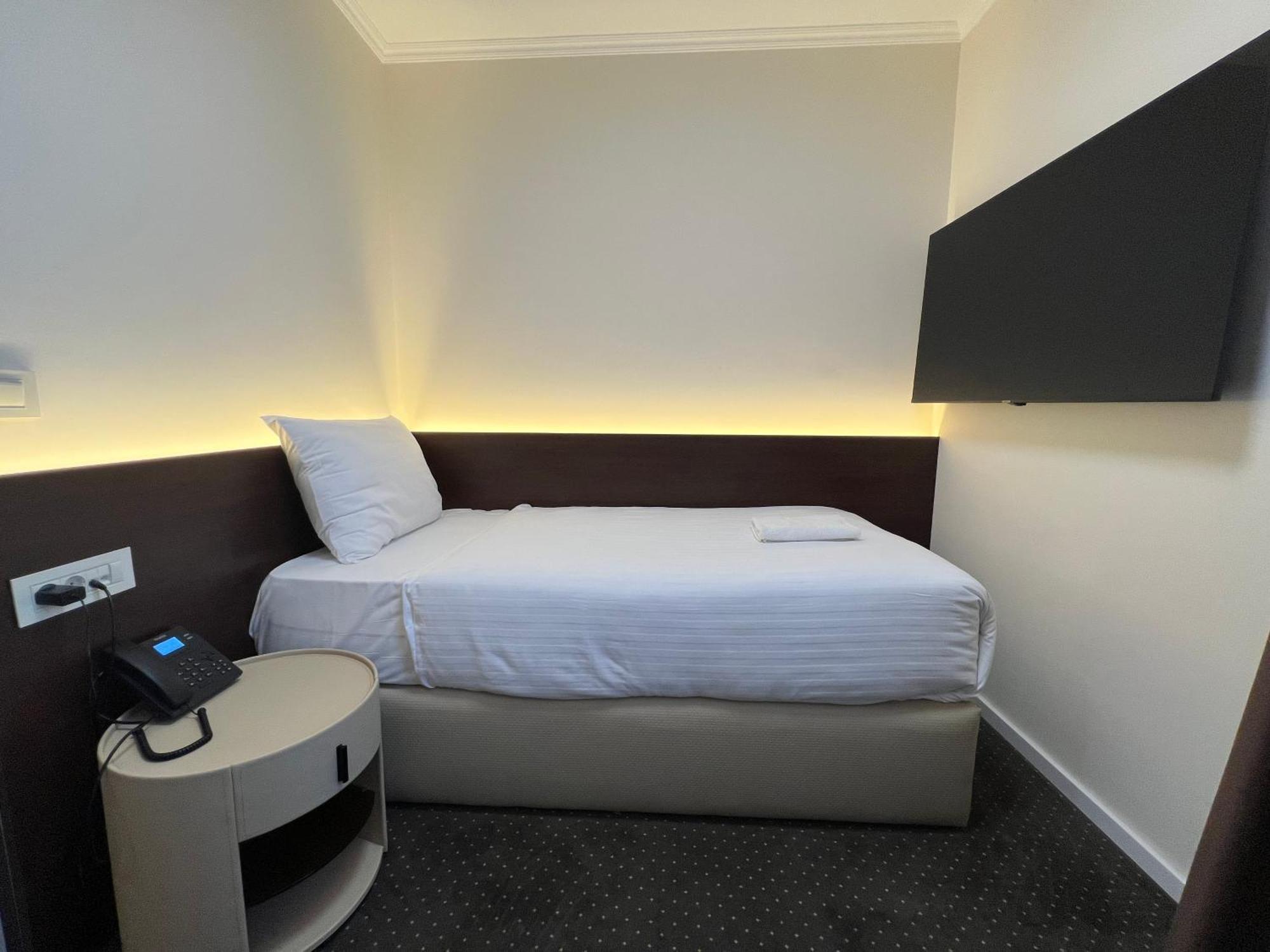 Nobel West Hotel 贝尔格莱德 外观 照片