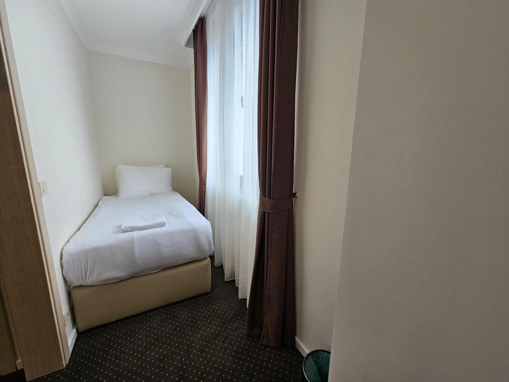 Nobel West Hotel 贝尔格莱德 外观 照片