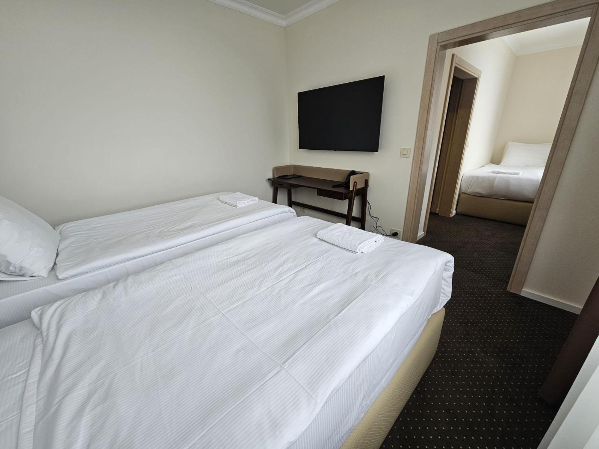 Nobel West Hotel 贝尔格莱德 外观 照片