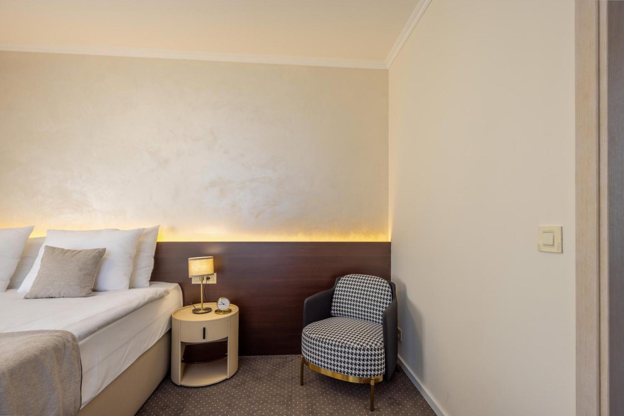 Nobel West Hotel 贝尔格莱德 外观 照片