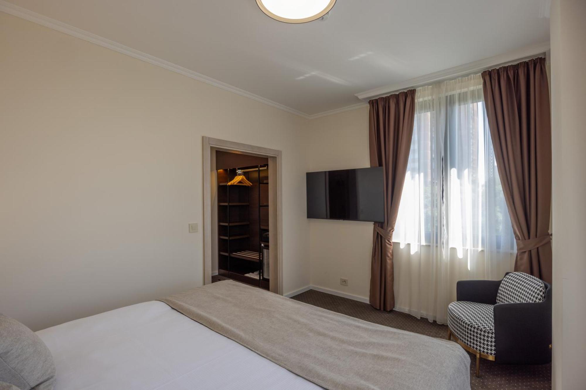 Nobel West Hotel 贝尔格莱德 外观 照片