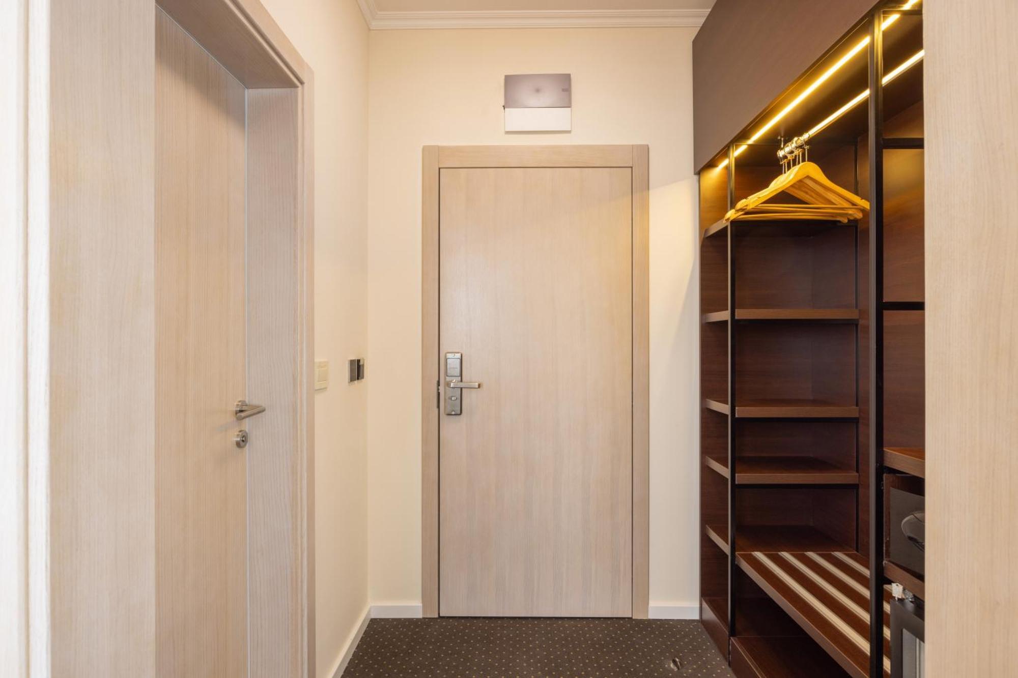 Nobel West Hotel 贝尔格莱德 外观 照片