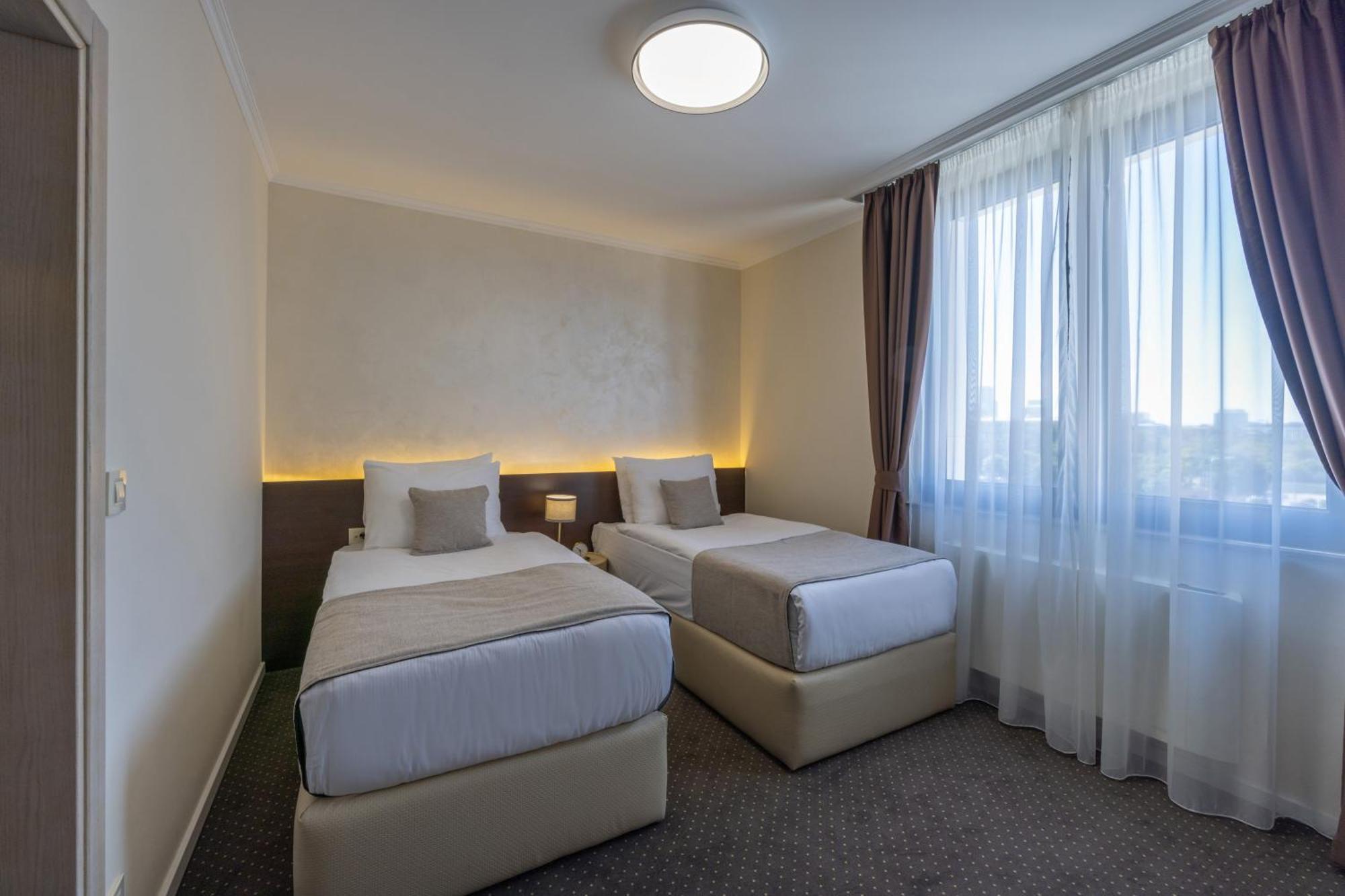 Nobel West Hotel 贝尔格莱德 外观 照片